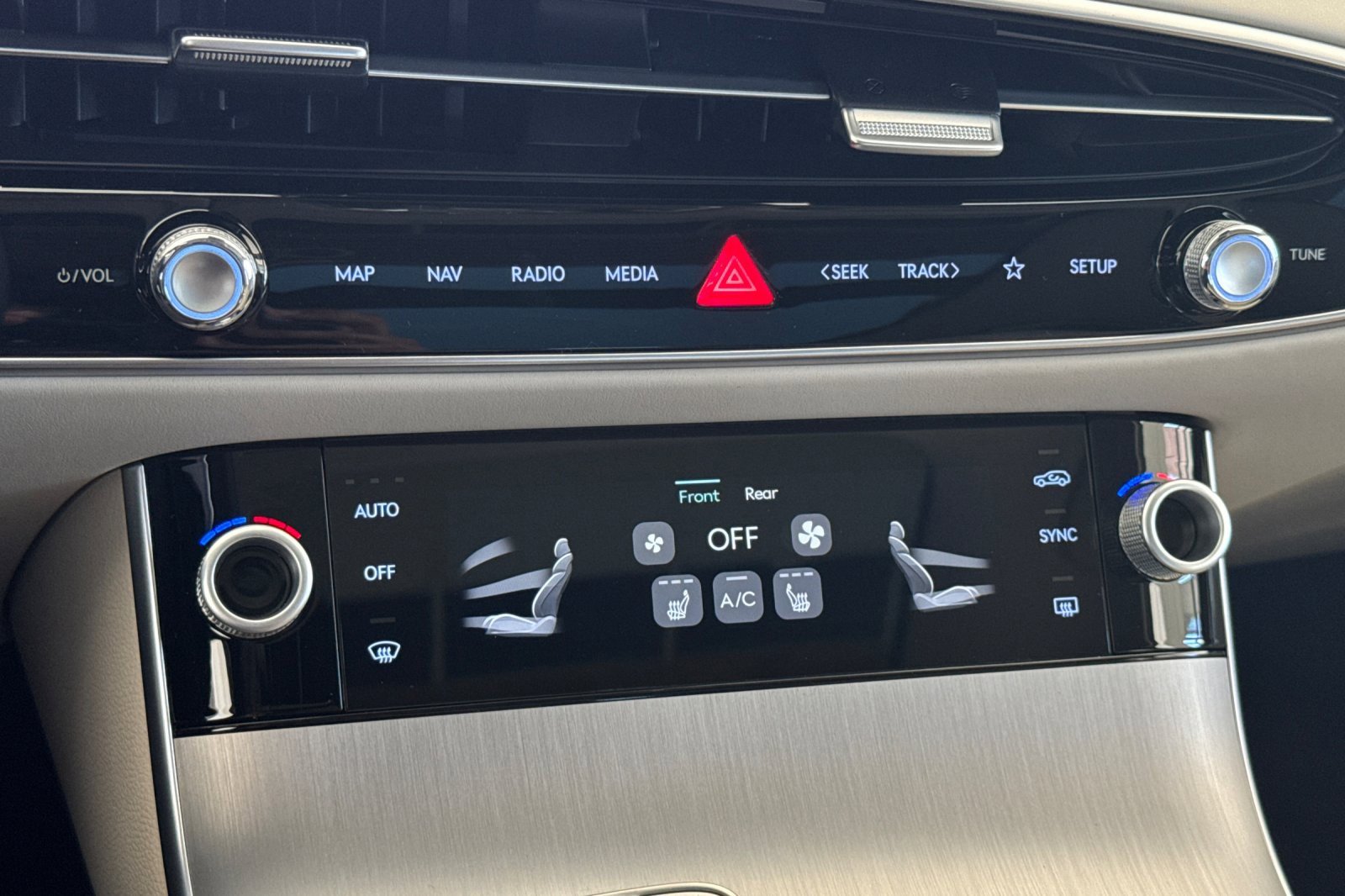 New 2026 Genesis GV70 2.5T Select image 23