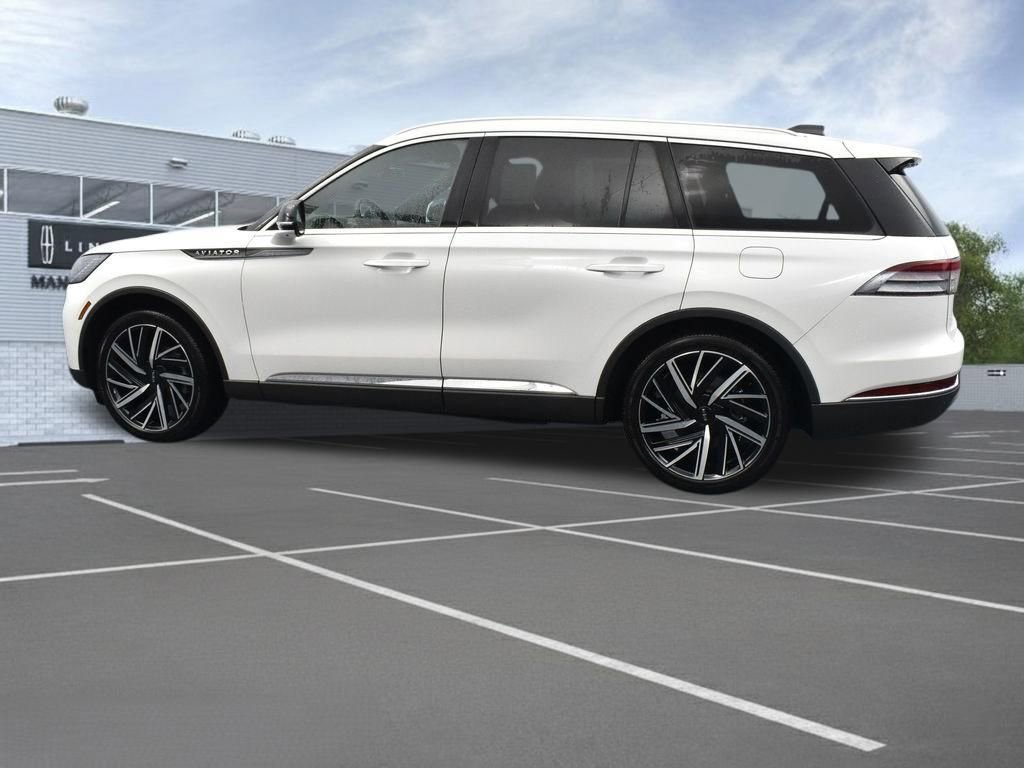 New 2025 Lincoln Aviator Reserve w/ Equipment Group 201A image 2