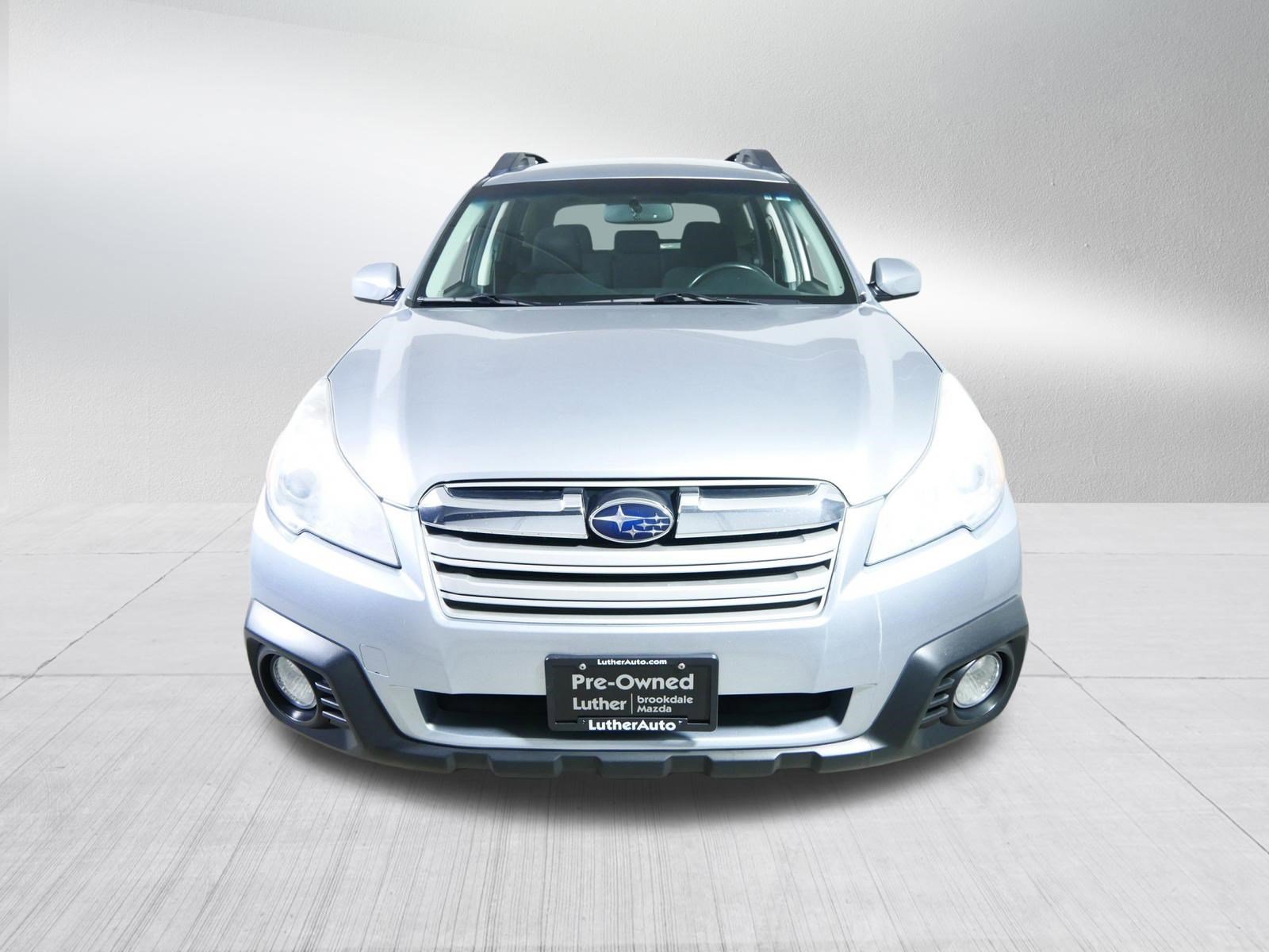 Used 2013 Subaru Outback 2.5i Premium AWD/4WD image 2