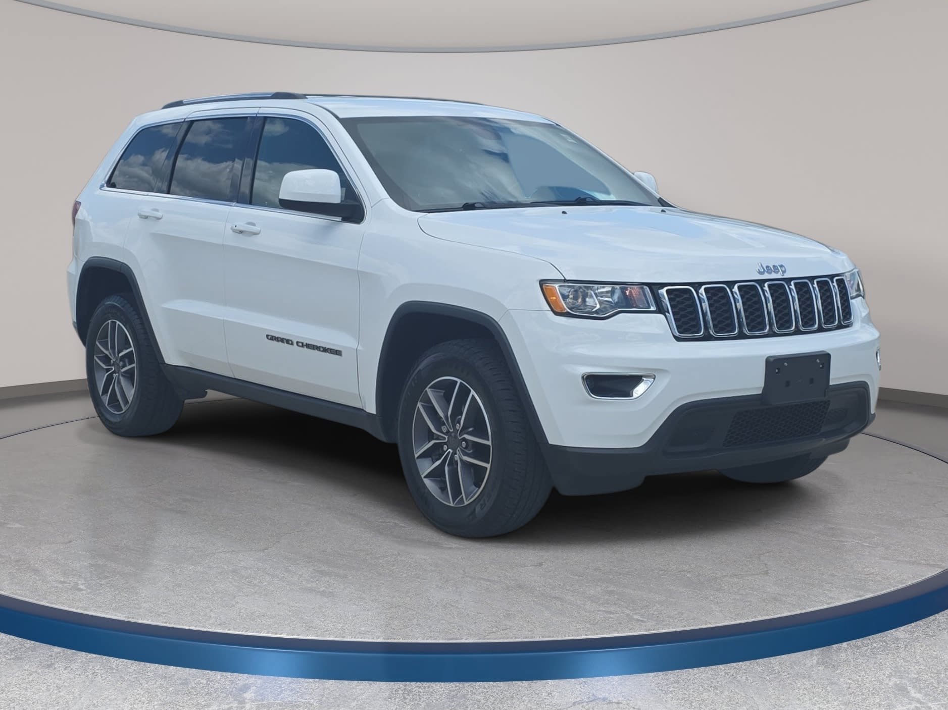 Used 2020 Jeep Grand Cherokee Laredo w/ Laredo X Package AWD/4WD image 4