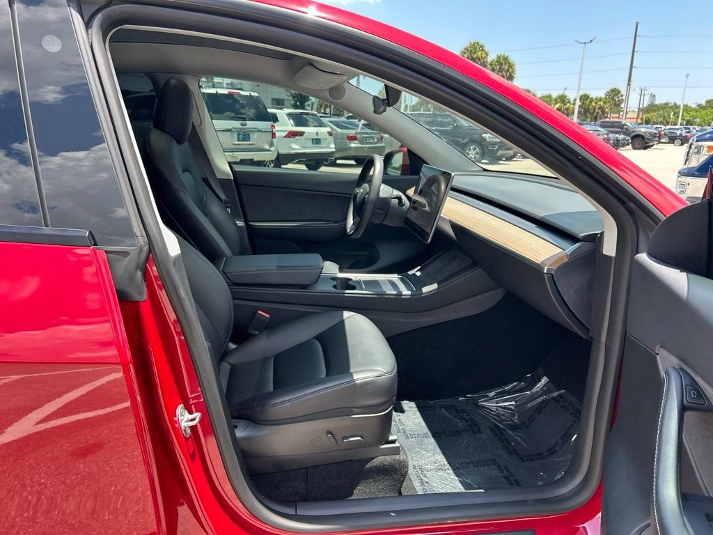 Used 2022 Tesla Model Y Long Range AWD/4WD image 31