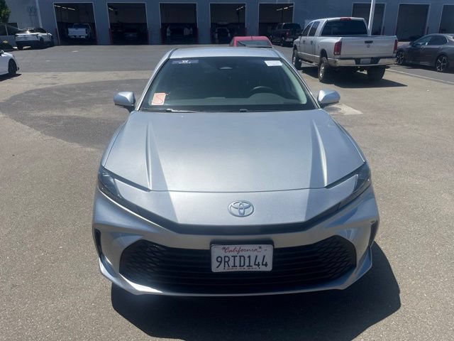 Used 2025 Toyota Camry LE AWD/4WD image 2