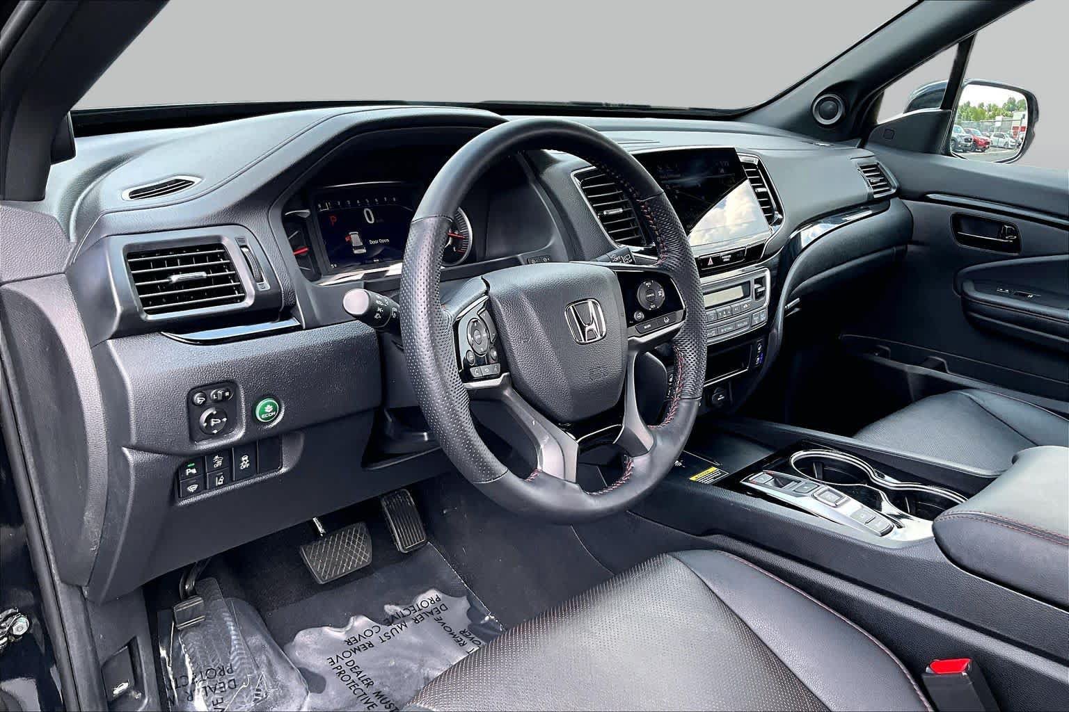 Used 2024 Honda Passport Black Edition image 18