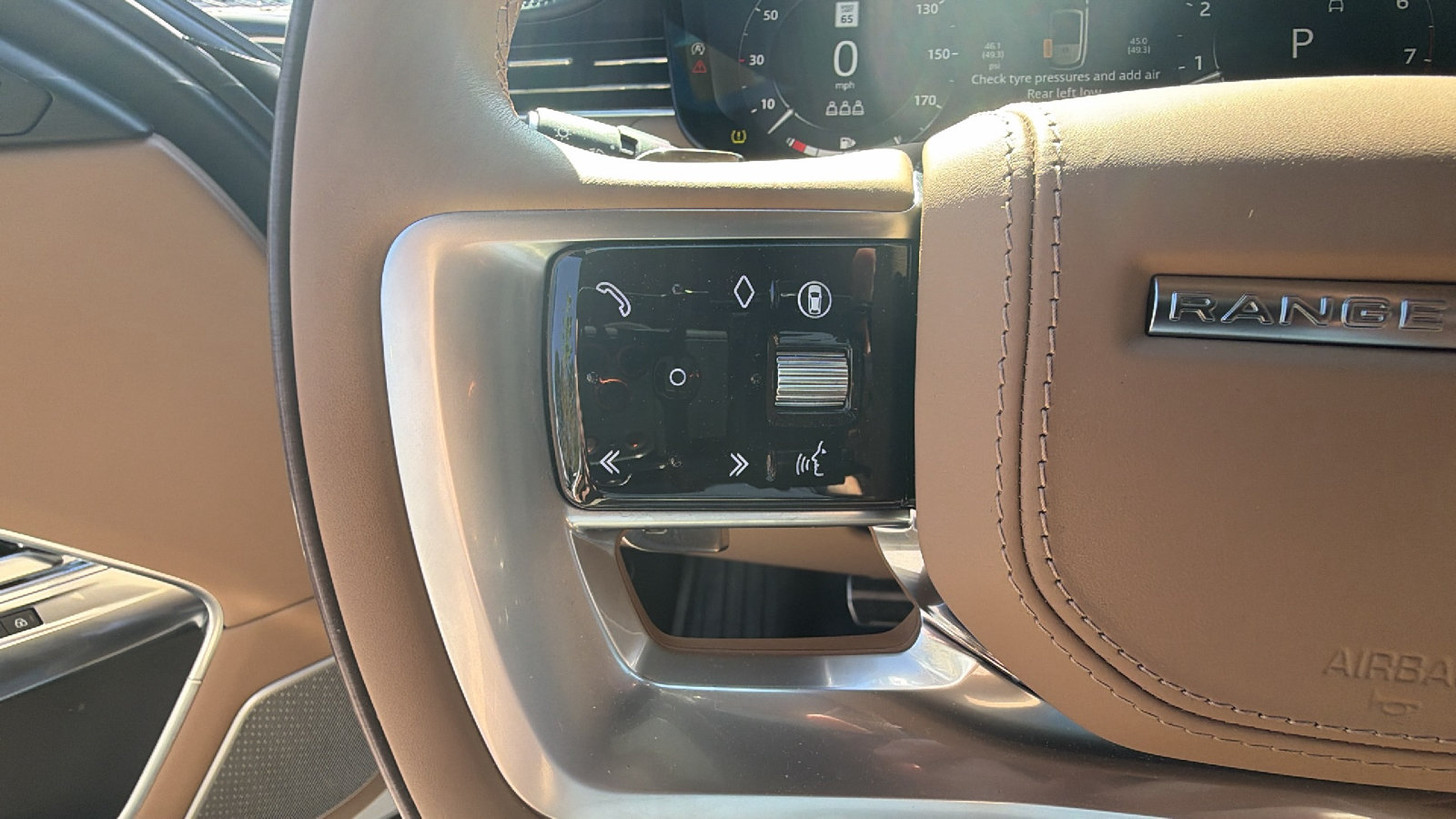 Used 2025 Land Rover Range Rover Autobiography AWD/4WD image 28