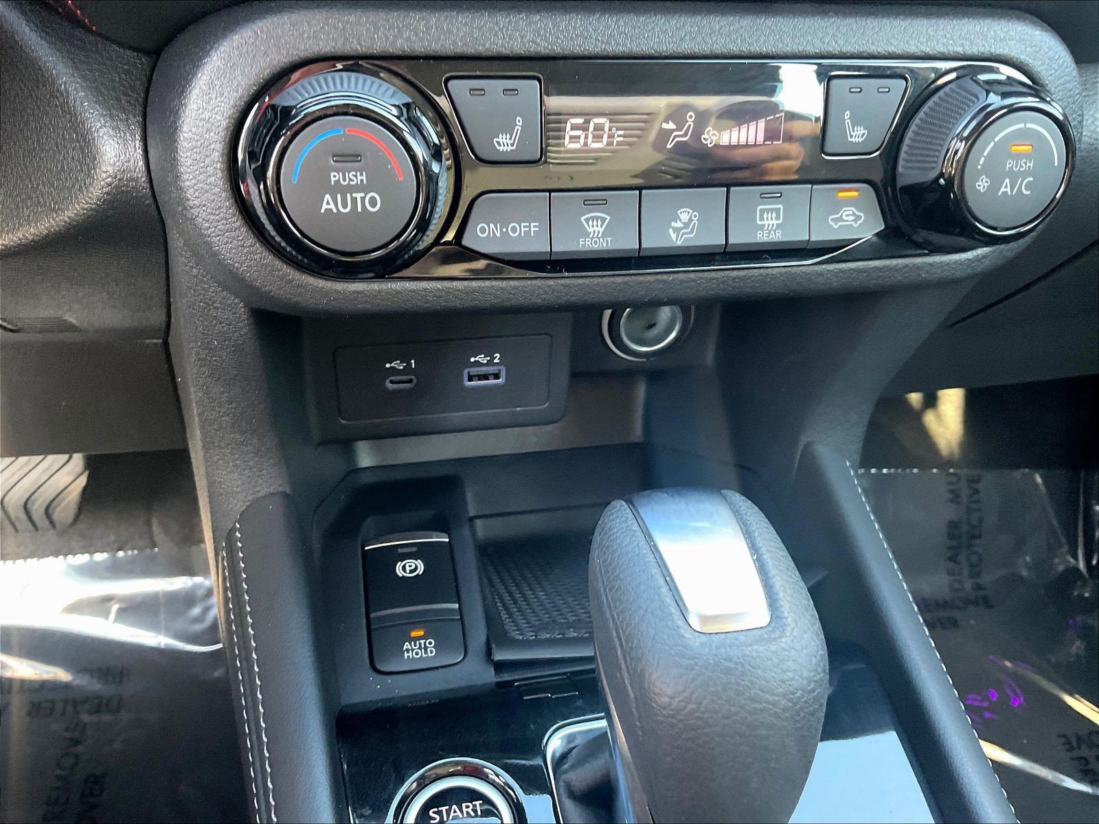 Used 2024 Nissan Kicks SR w/ SR Premium Package FWD image 18
