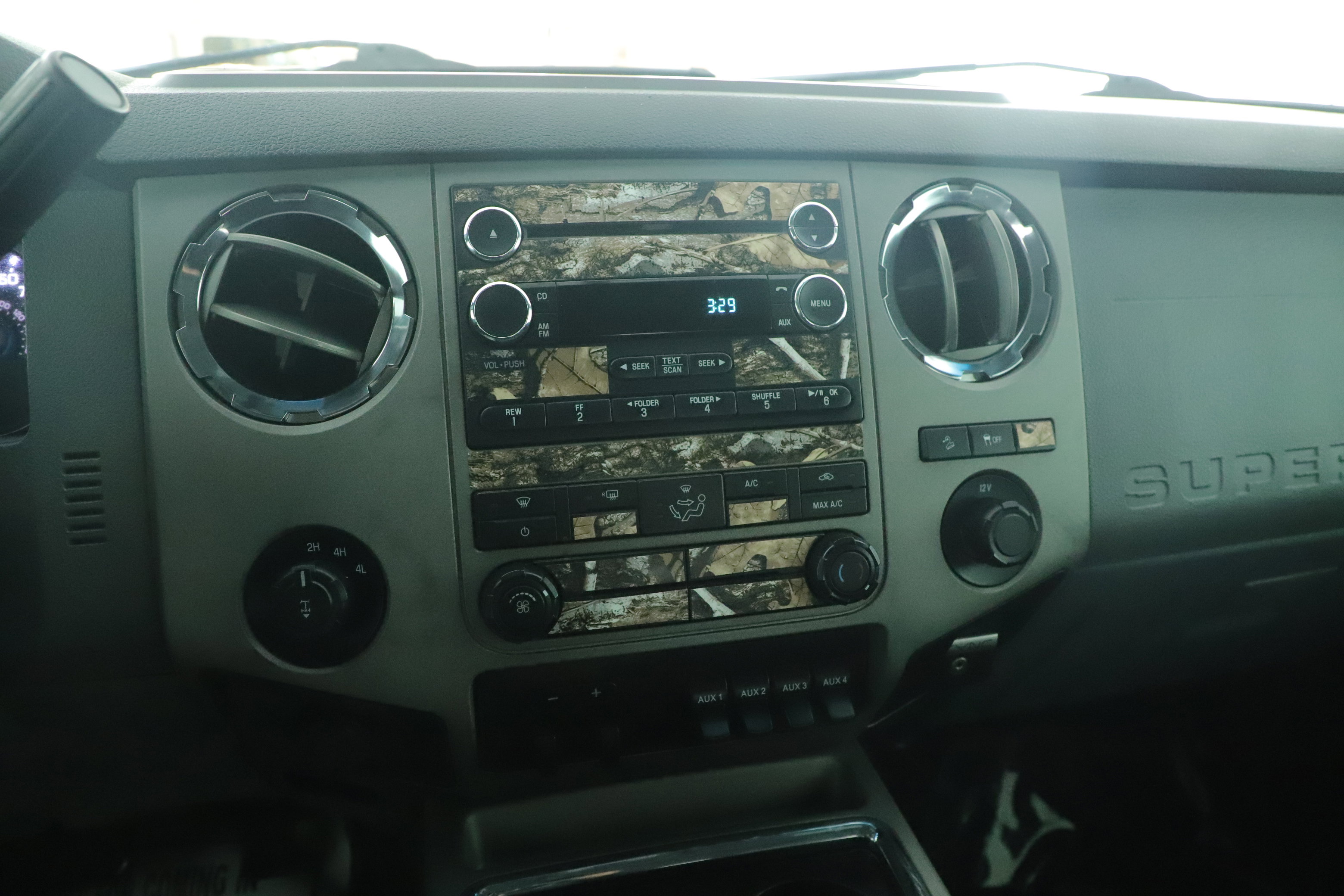 Used 2016 Ford F250 XLT w/ XLT Premium Package image 18