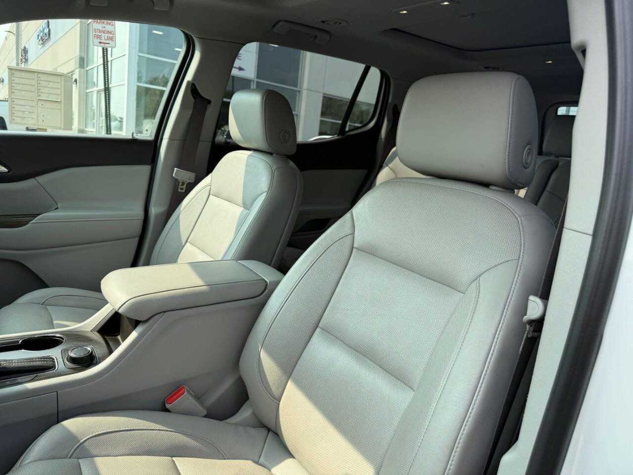 Used 2018 GMC Acadia SLT w/ LPO, Cargo Package image 18