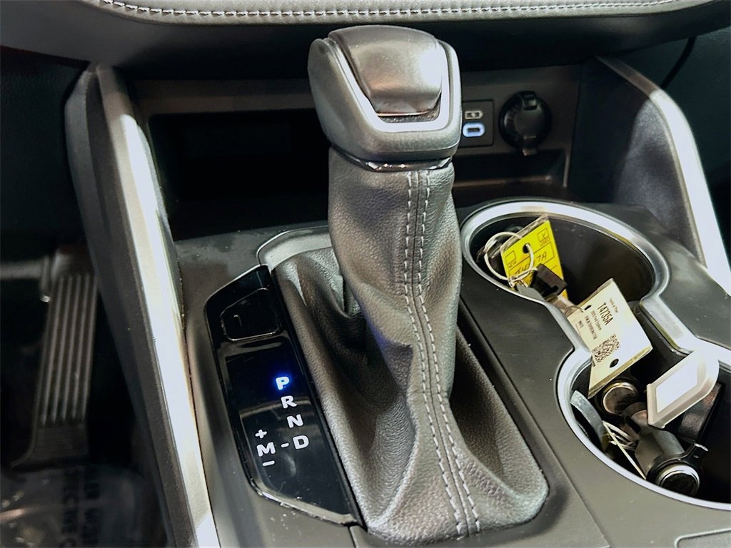 Used 2024 Toyota Highlander XLE image 14