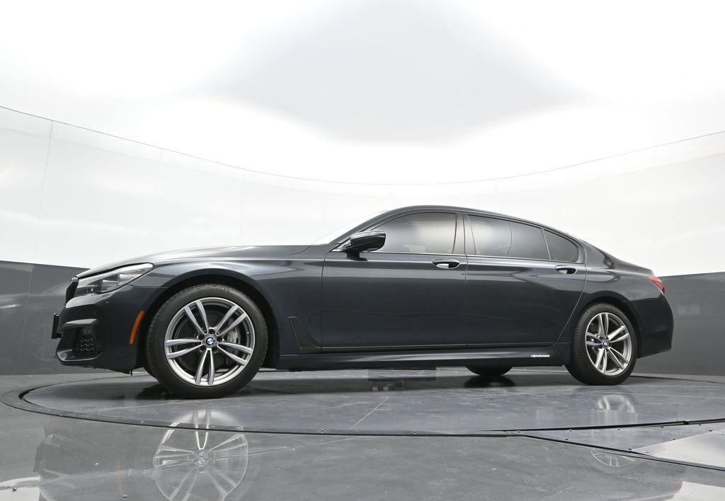 Used 2019 BMW 740i xDrive w/ Executive Package AWD/4WD image 25