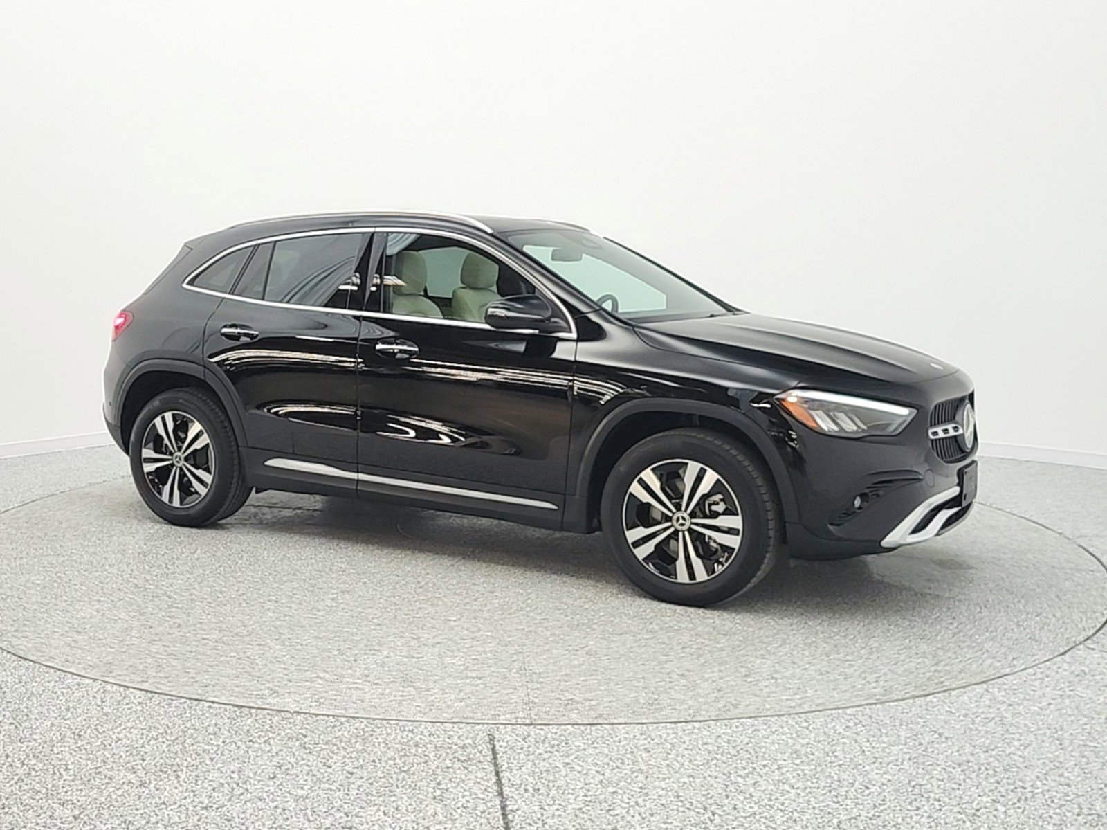 Certified 2025 Mercedes-Benz GLA 250 image 2