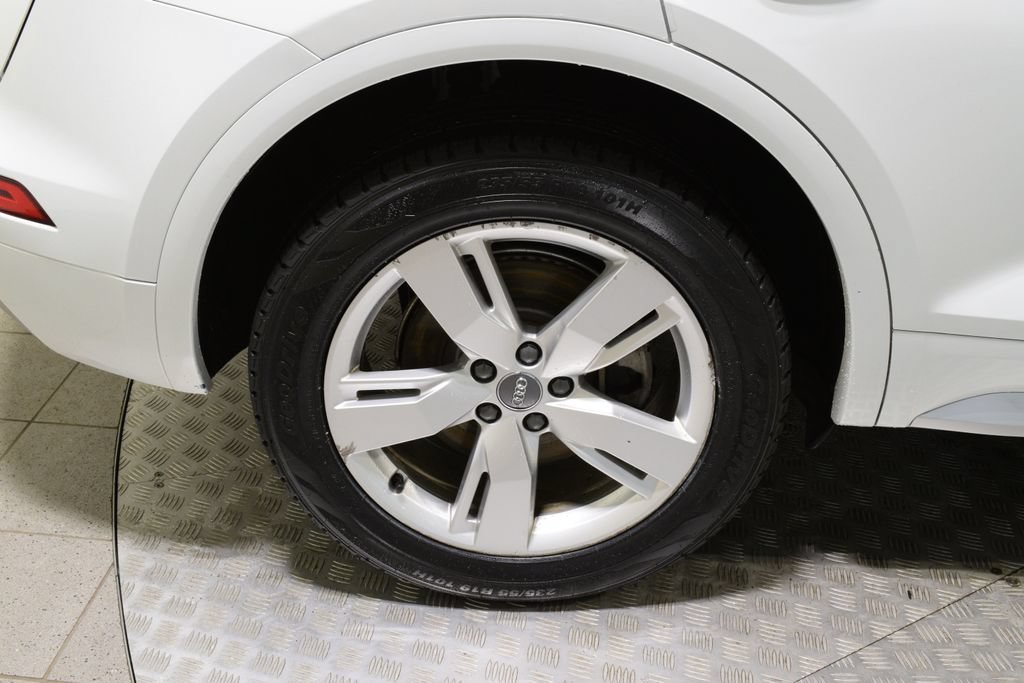 Used 2019 Audi Q5 2.0T Premium Plus w/ Premium Plus Package AWD/4WD image 36