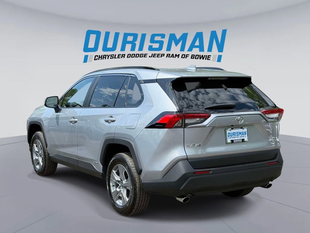 Used 2025 Toyota RAV4 XLE w/ Convenience Package AWD/4WD image 4