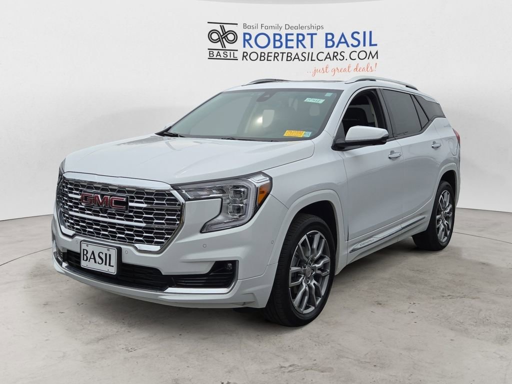 Used 2023 GMC Terrain Denali w/ Denali Premium Package