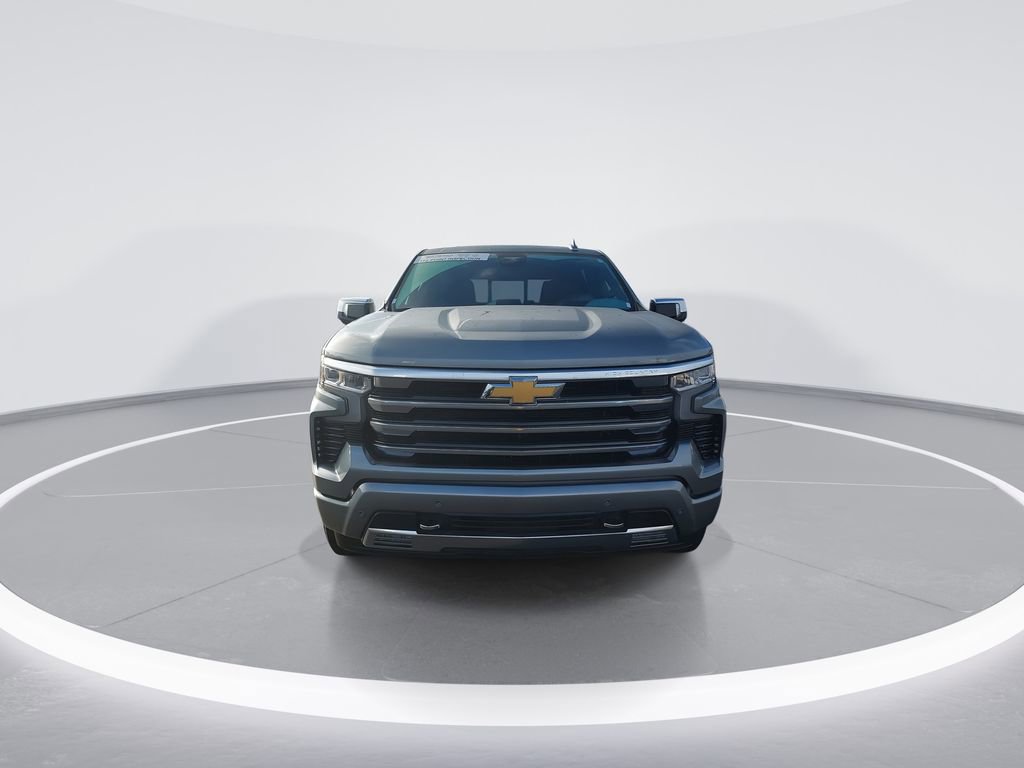 Used 2024 Chevrolet Silverado 1500 High Country w/ High Country Premium Package image 3