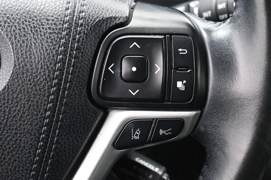 Used 2017 Toyota Highlander Limited w/ Protection Package #3 AWD/4WD image 19