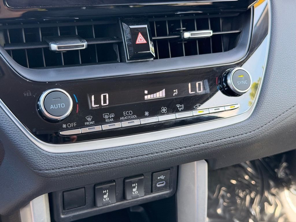 Certified 2025 Toyota Corolla Cross XLE FWD image 31