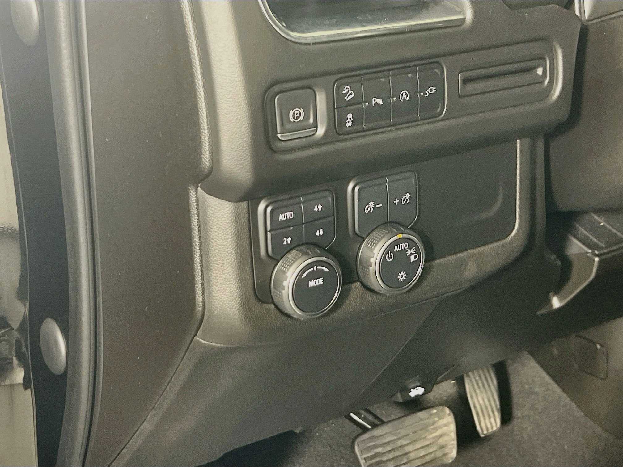 Used 2021 Chevrolet Tahoe Z71 AWD/4WD image 10