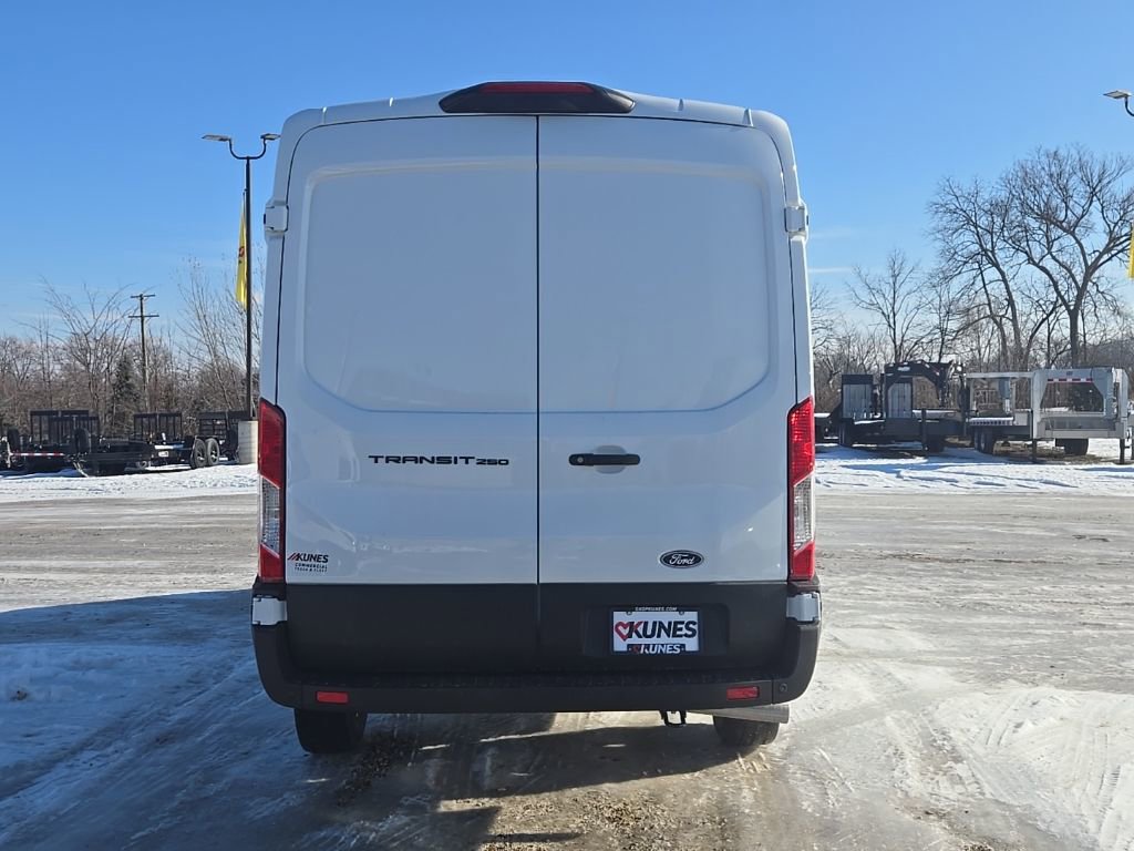 New 2026 Ford Transit 250 148 Medium Roof w/ Load Area Protection Package RWD image 4
