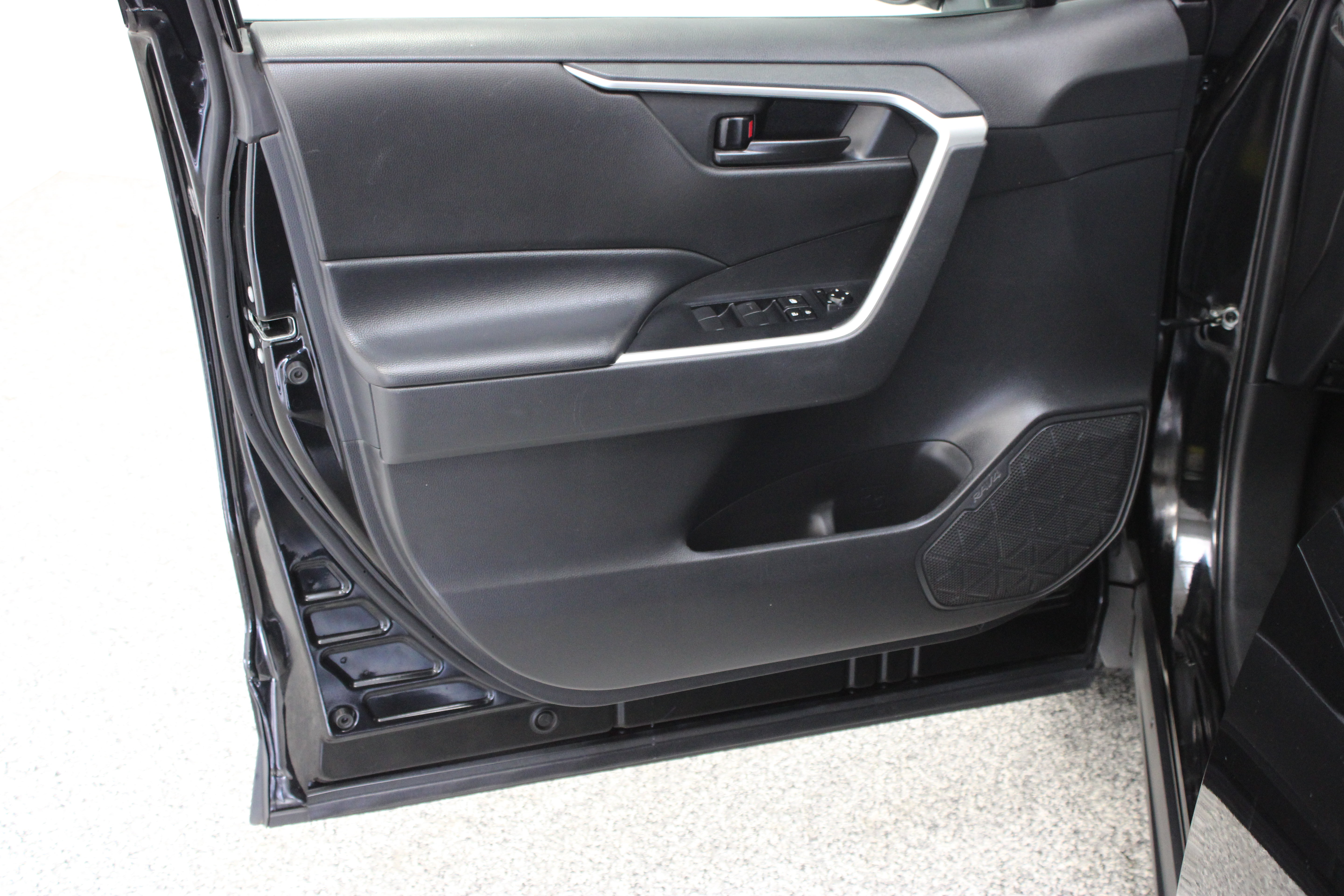 Used 2023 Toyota RAV4 LE FWD image 12