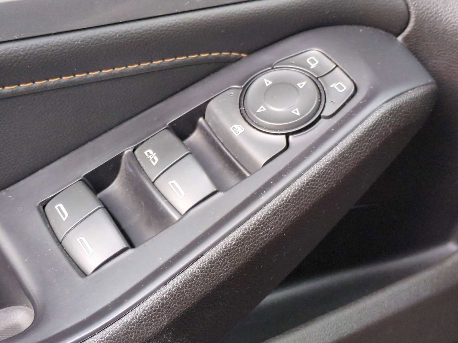 Used 2021 Chevrolet Traverse LT FWD image 23