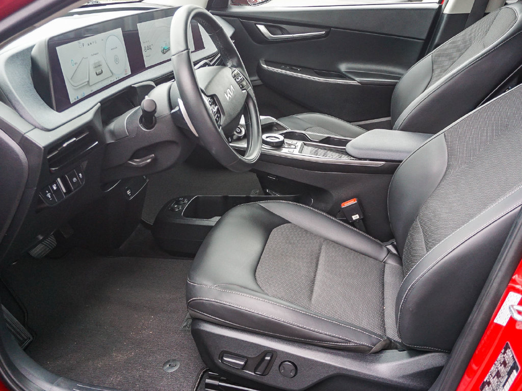 Certified 2024 Kia EV6 Light RWD image 18