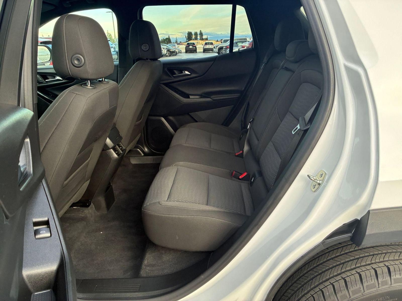 Used 2025 Chevrolet Equinox LT image 24