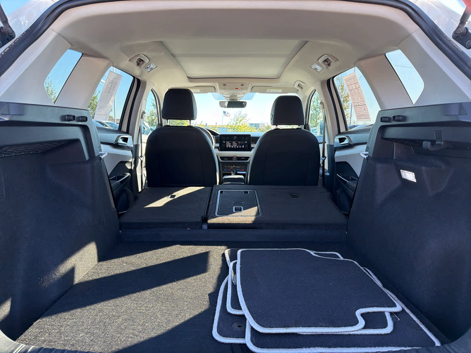 Certified 2025 Volkswagen Taos SEL image 46