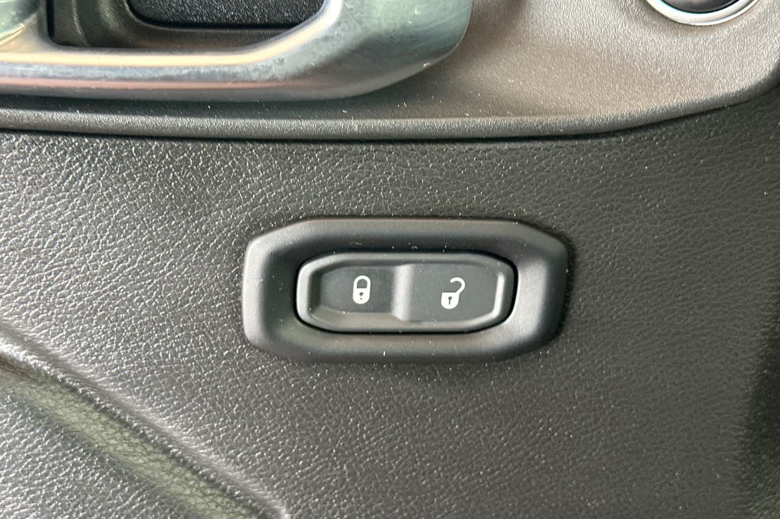Used 2024 Jeep Gladiator Sport AWD/4WD image 11