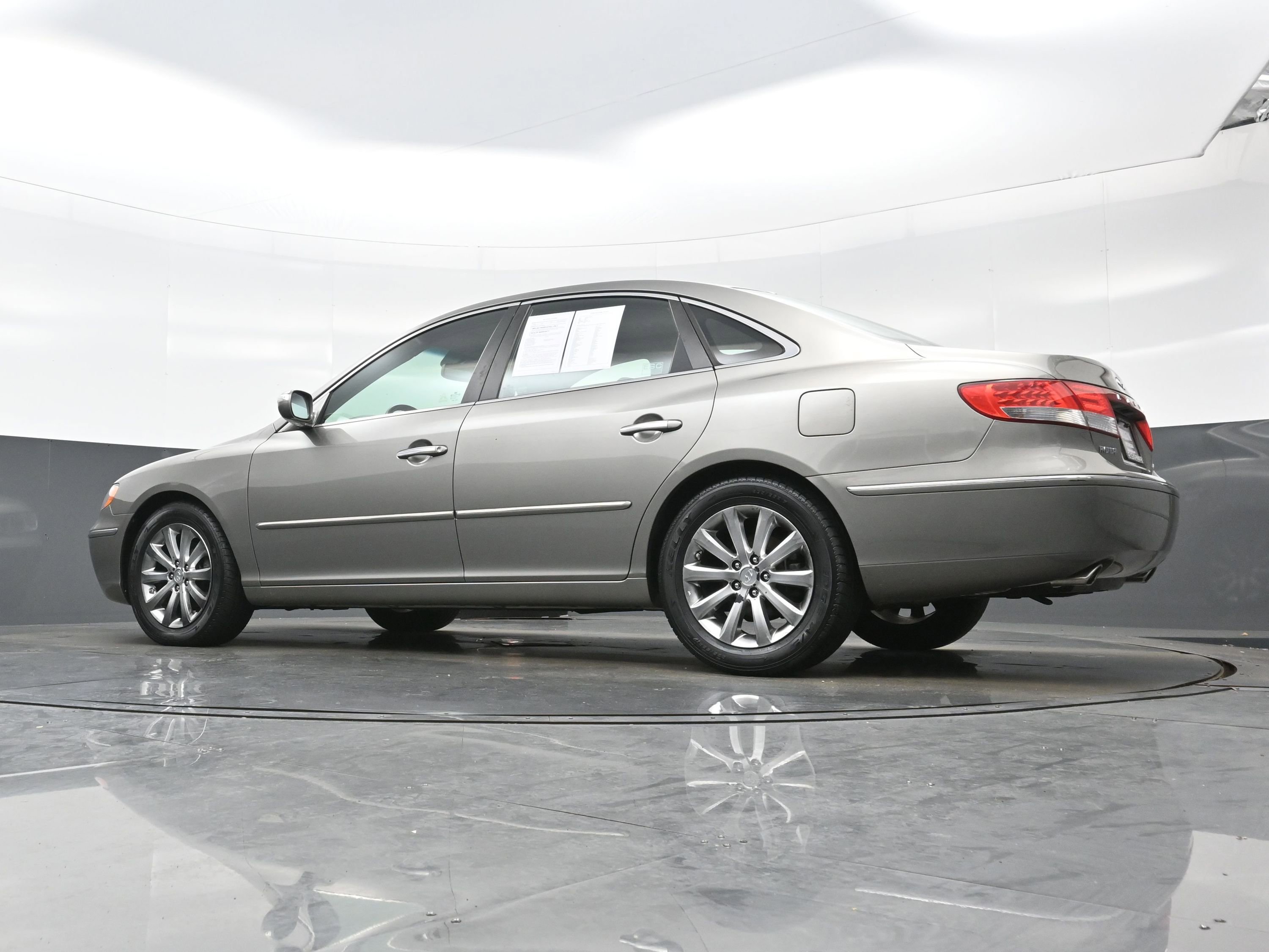 Used 2009 Hyundai Azera Limited w/ Ultimate Navigation Pkg 4 FWD image 27