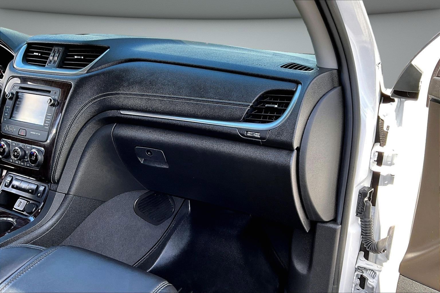 Used 2016 Chevrolet Traverse LT image 26