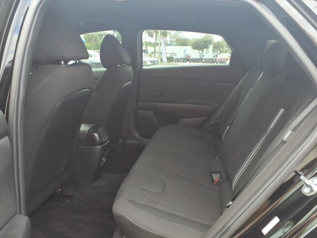 Used 2025 Hyundai Elantra Sport image 39
