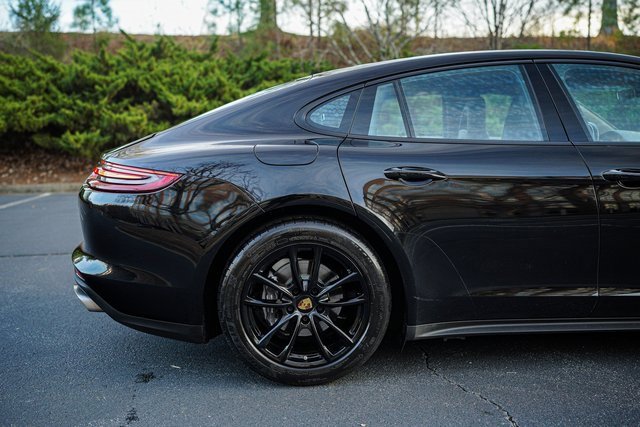 Used 2018 Porsche Panamera 4 image 10
