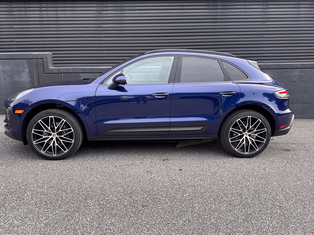 Certified 2026 Porsche Macan AWD/4WD image 7