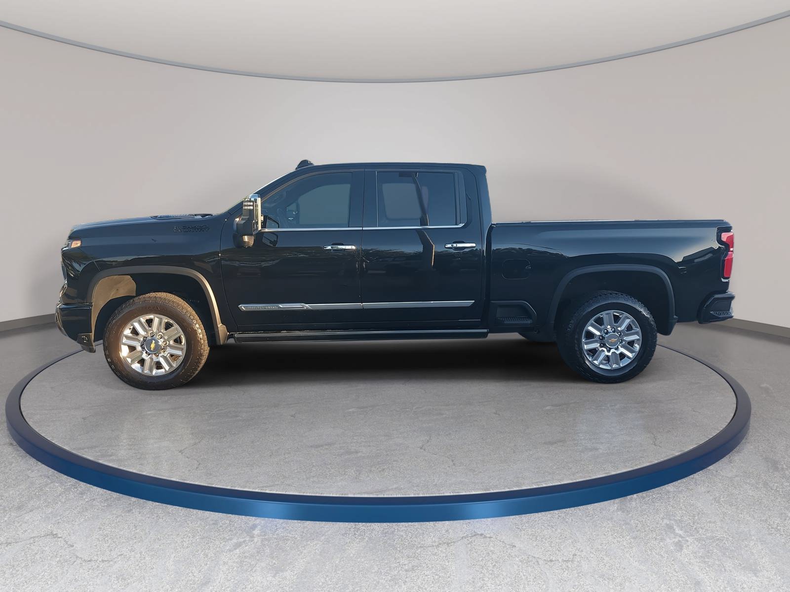 Used 2024 Chevrolet Silverado 2500 High Country w/ Technology Package AWD/4WD image 8