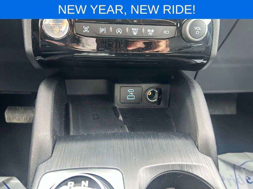 Used 2023 Ford Escape Platinum w/ Class II Trailer Tow Package image 31