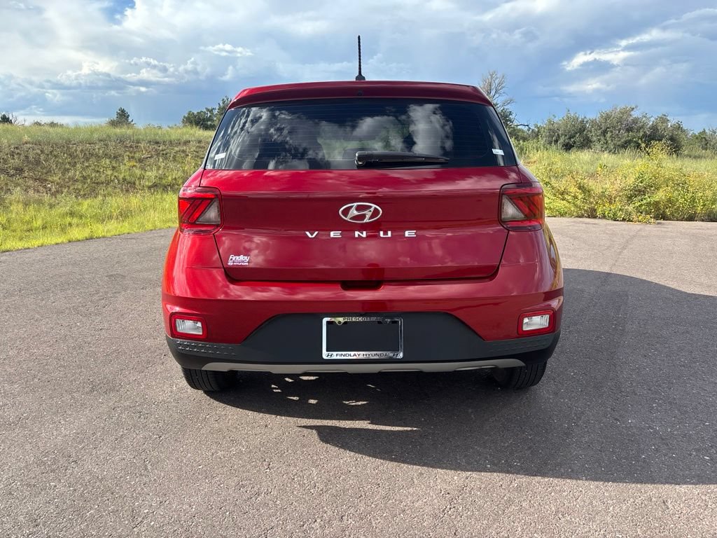Used 2025 Hyundai Venue SE FWD image 7