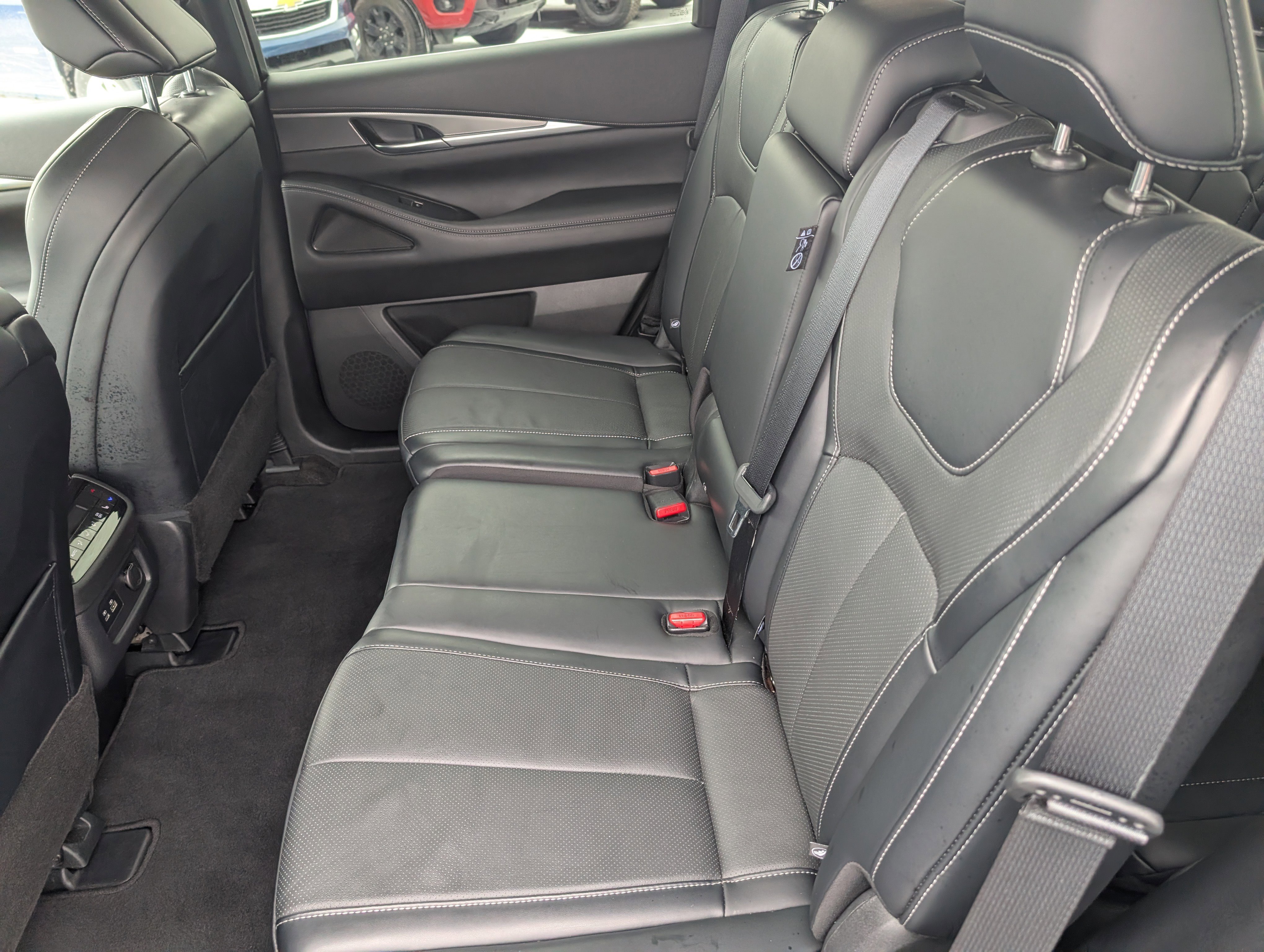 Used 2023 INFINITI QX60 Luxe image 27