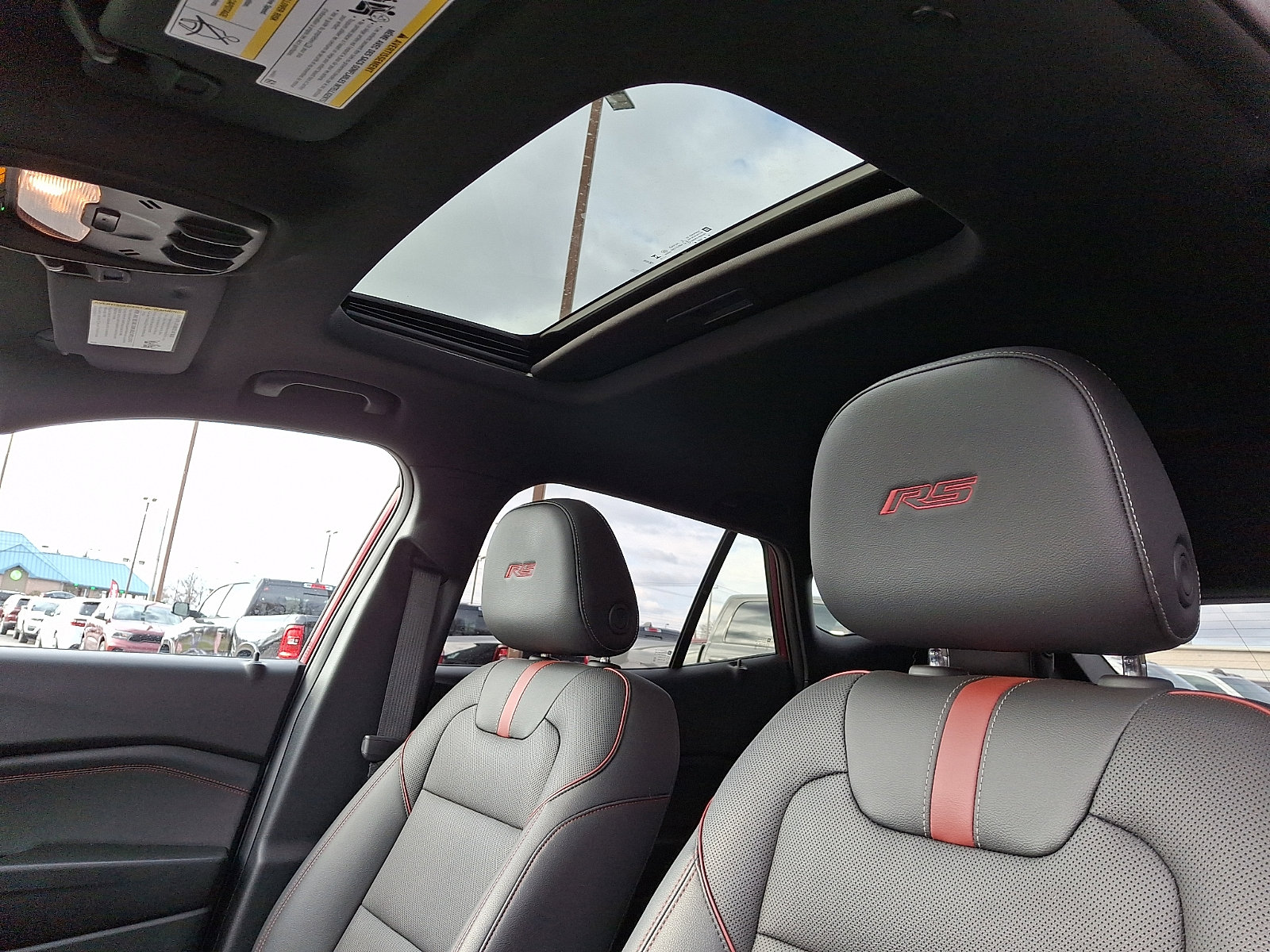 Used 2024 Chevrolet Trax RS w/ Sunroof Package image 16