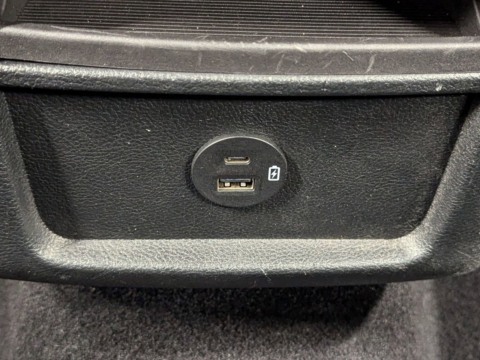 Used 2022 Ford Edge ST image 22