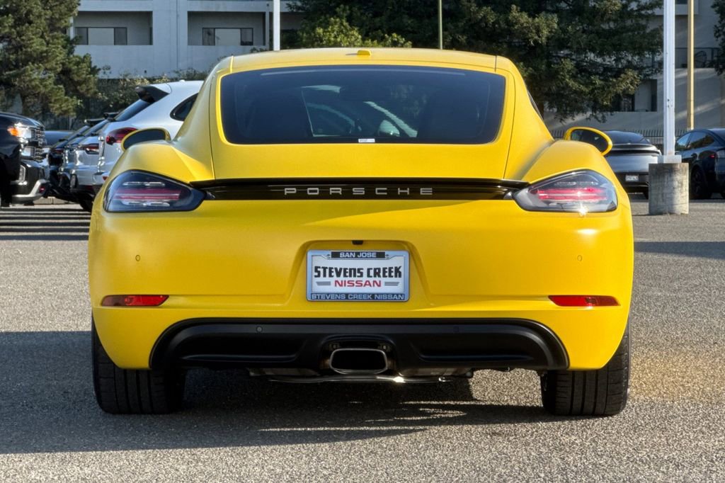 Used 2022 Porsche 718 Cayman RWD image 4