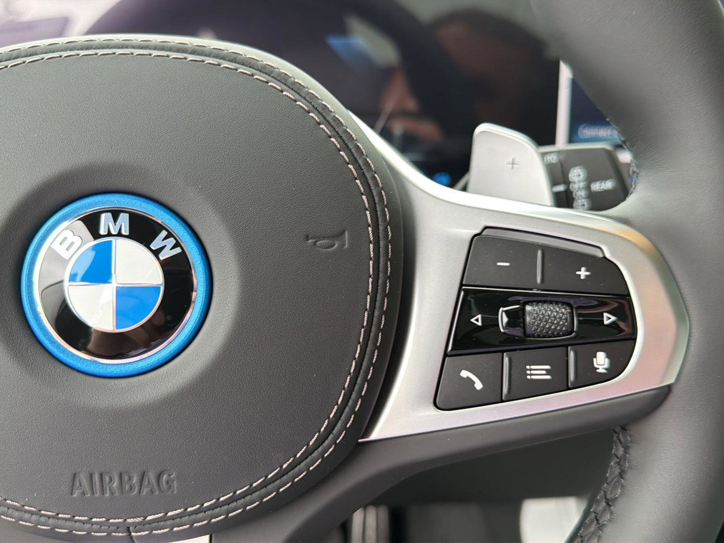 New 2026 BMW X5 xDrive50e w/ M Sport Package AWD/4WD image 21
