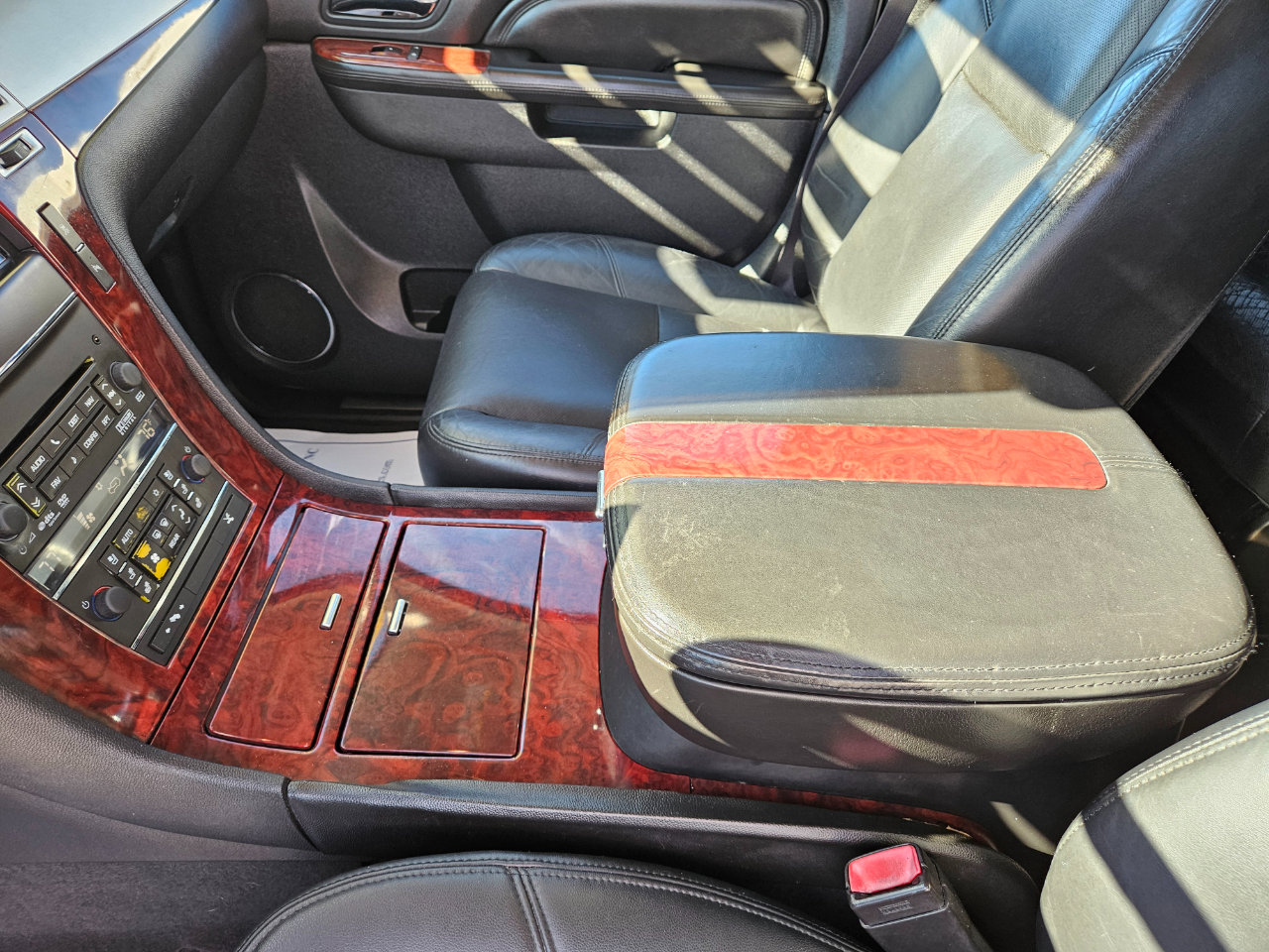 Used 2011 Cadillac Escalade ESV Premium image 13