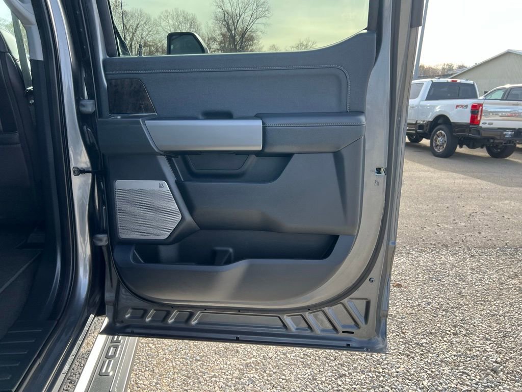 Used 2025 Ford F350 Lariat w/ Lariat Ultimate Package image 19