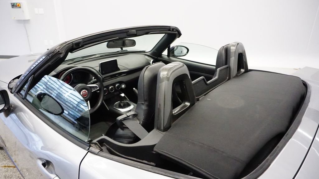 Used 2017 FIAT 124 Spider Abarth image 18