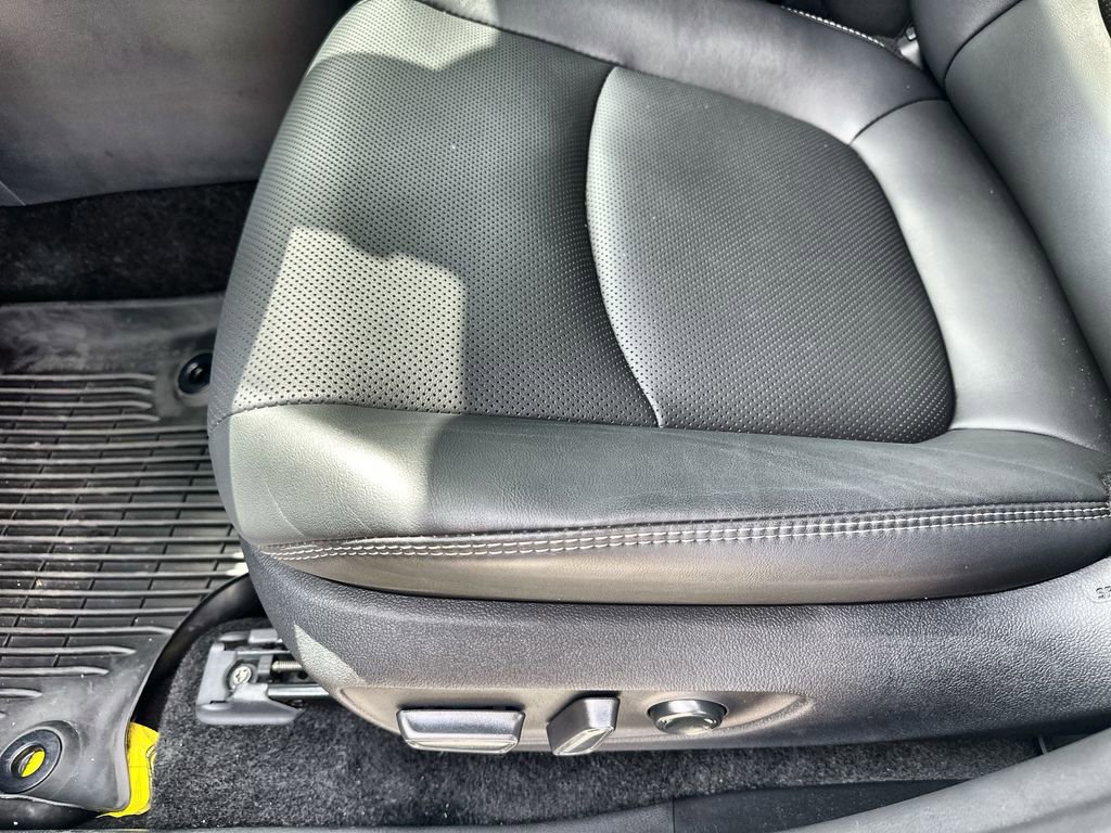 Used 2025 Toyota RAV4 Limited FWD image 25