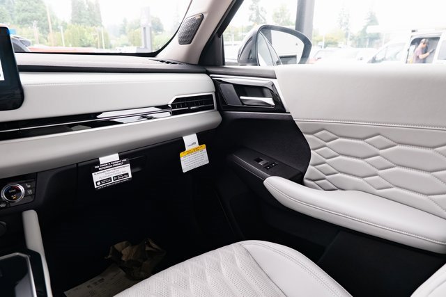 New 2025 Mitsubishi Outlander AWD image 11