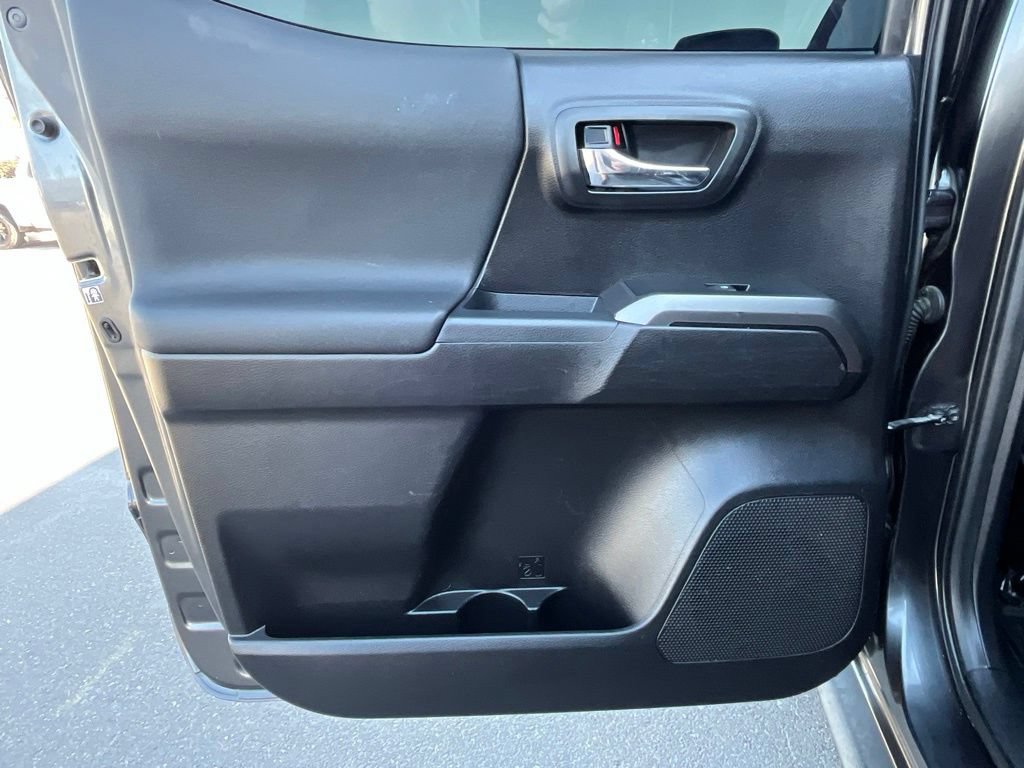 Used 2019 Toyota Tacoma TRD Sport w/ Technology Package RWD image 22