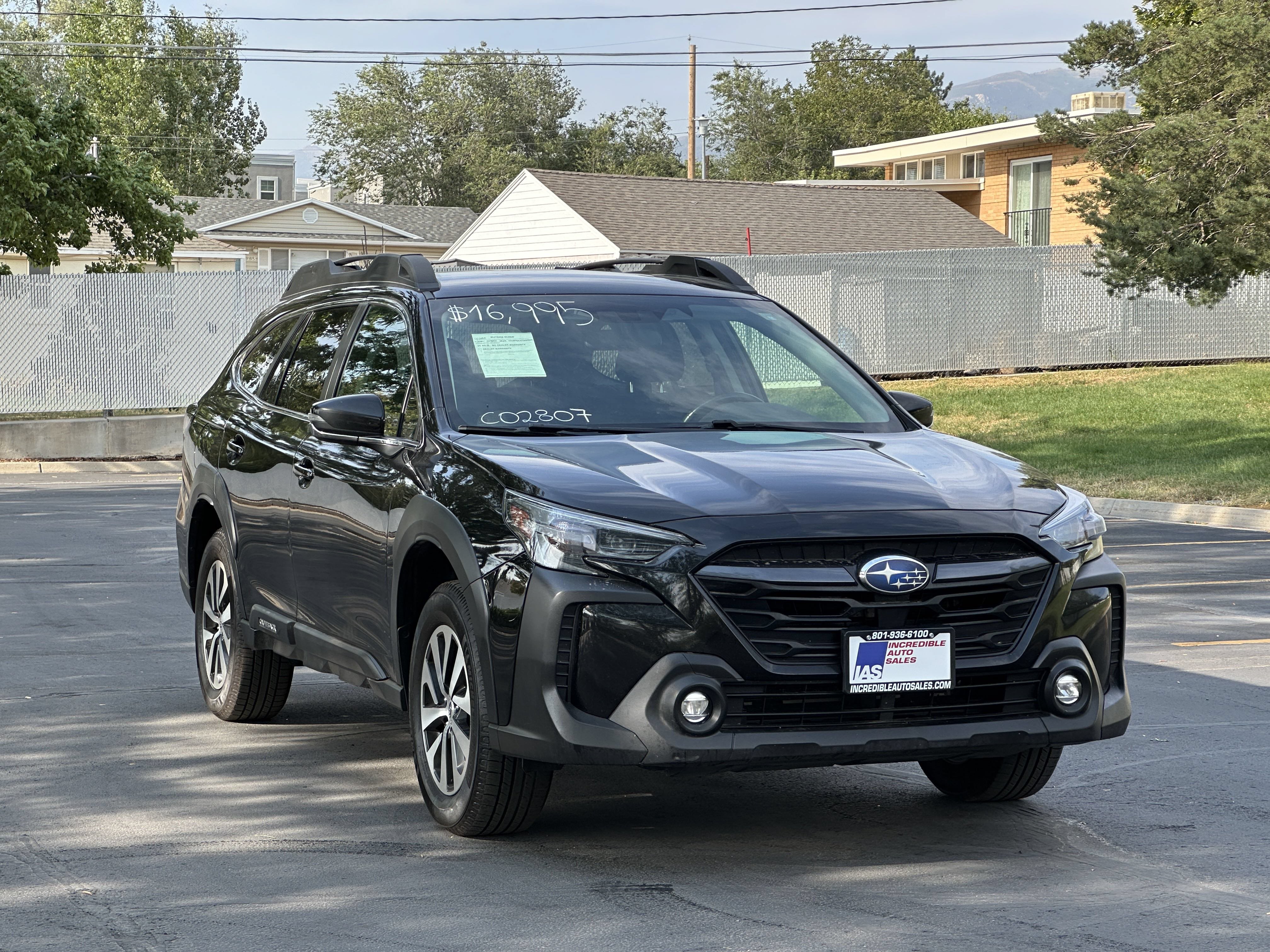 Used 2023 Subaru Outback Premium AWD/4WD image 2