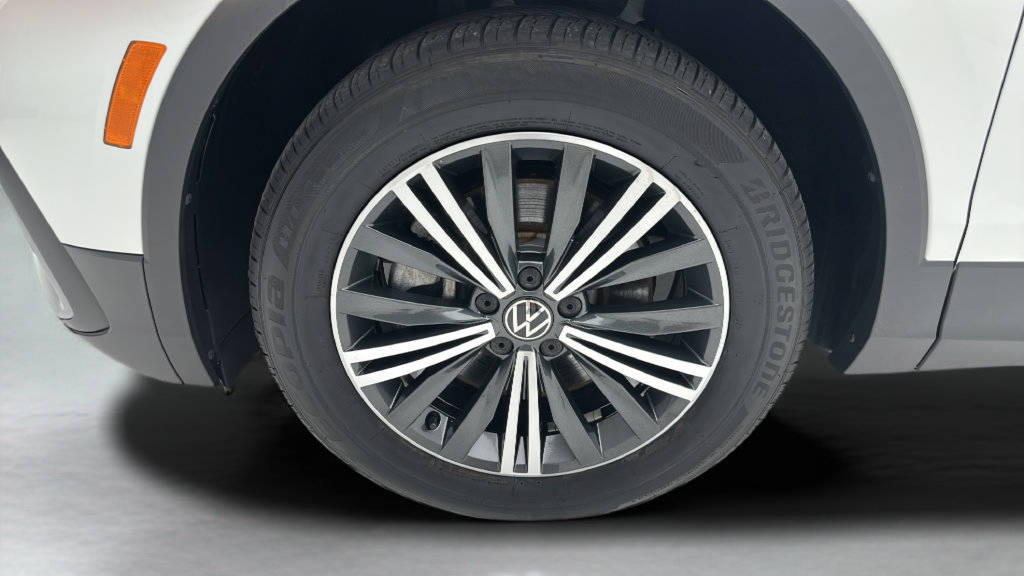 Used 2024 Volkswagen Tiguan Wolfsburg Edition AWD/4WD image 8