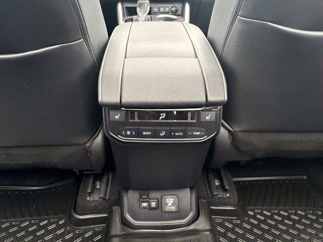 Used 2020 Toyota Highlander Platinum AWD/4WD image 11